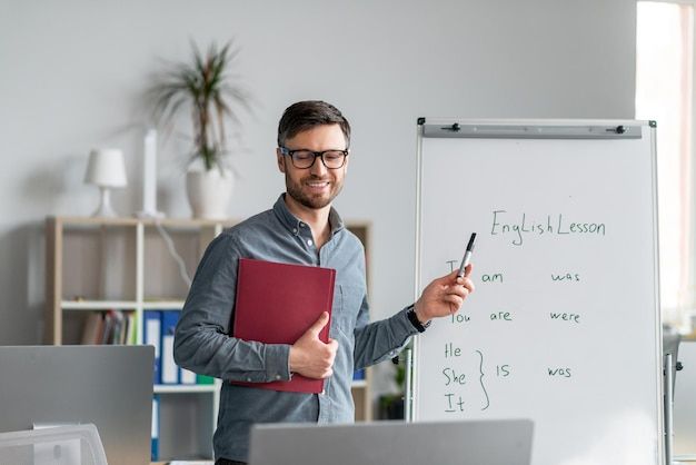 Professor pode ser demitido durante o semestre letivo? Entenda seus direitos